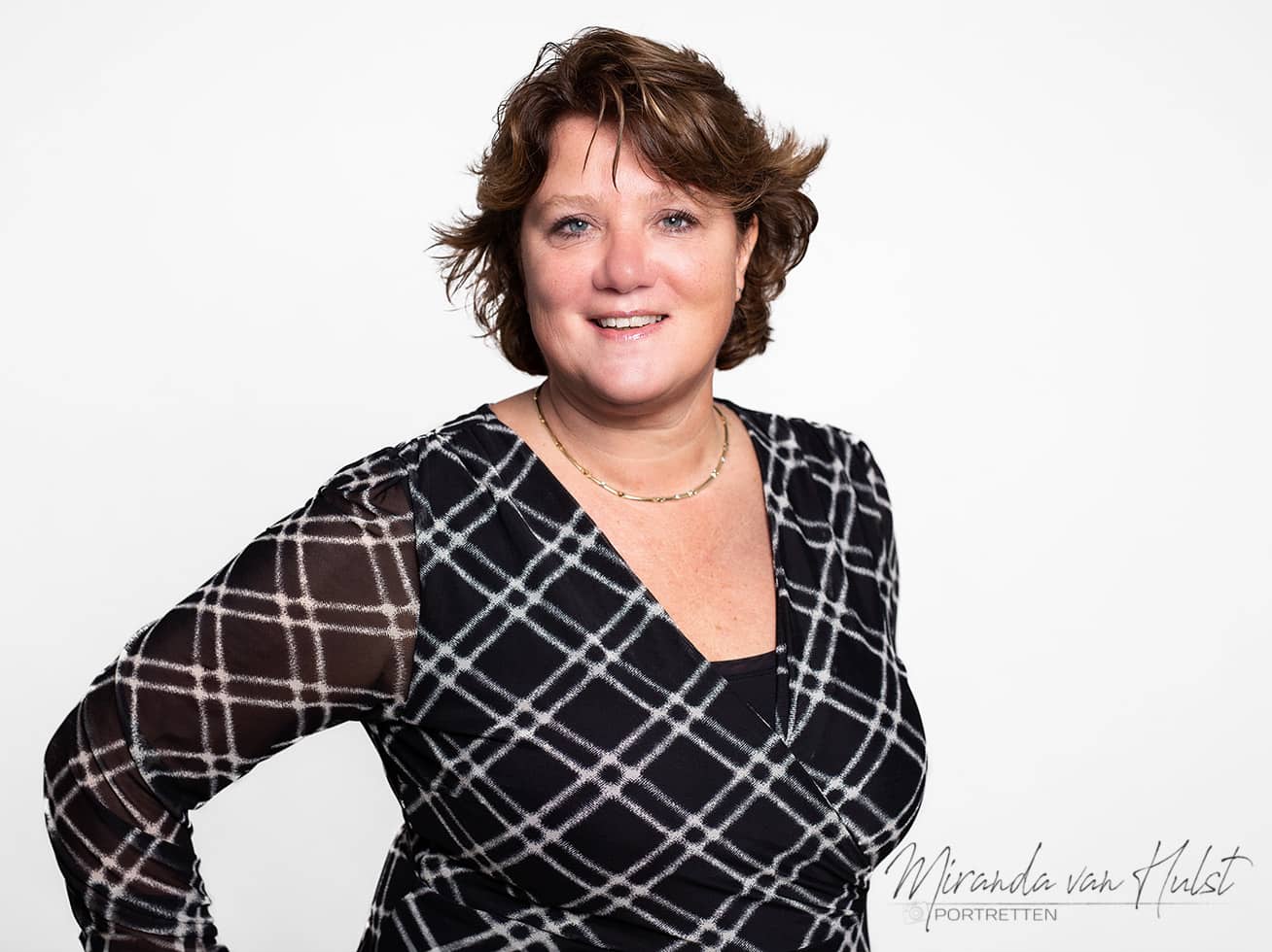 Portret zakenvrouw in de fotostudio door Miranda van Hulst, Hellevoetsluis