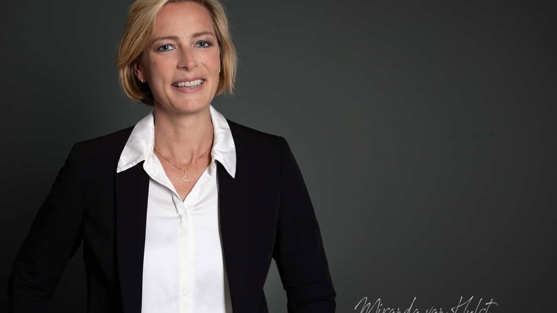 Zakelijke portretfoto gemaakt in de studio van MvH Fotografie - Miranda van Hulst